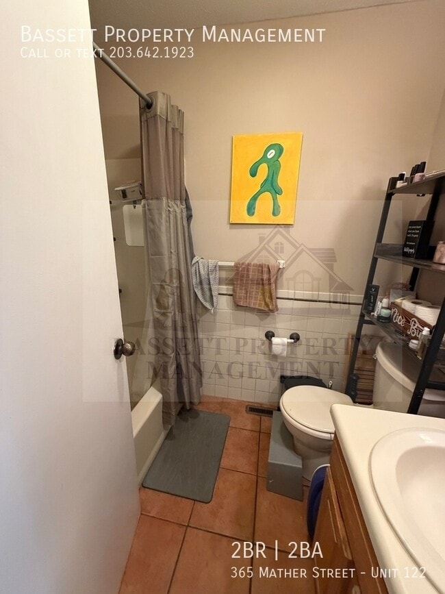 Building Photo - 365 Mather St