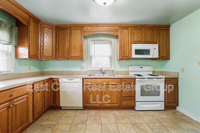 Building Photo - 838 Jenny Wren Dr