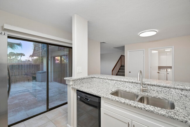 Building Photo - 3098 SW Sunset Trace Cir