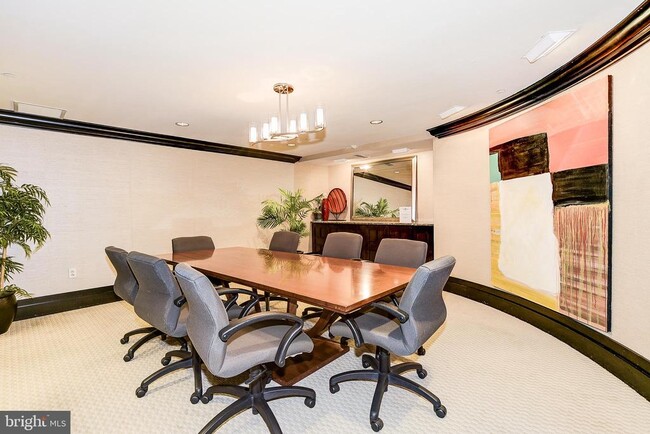 Building Photo - 777 7th St NW