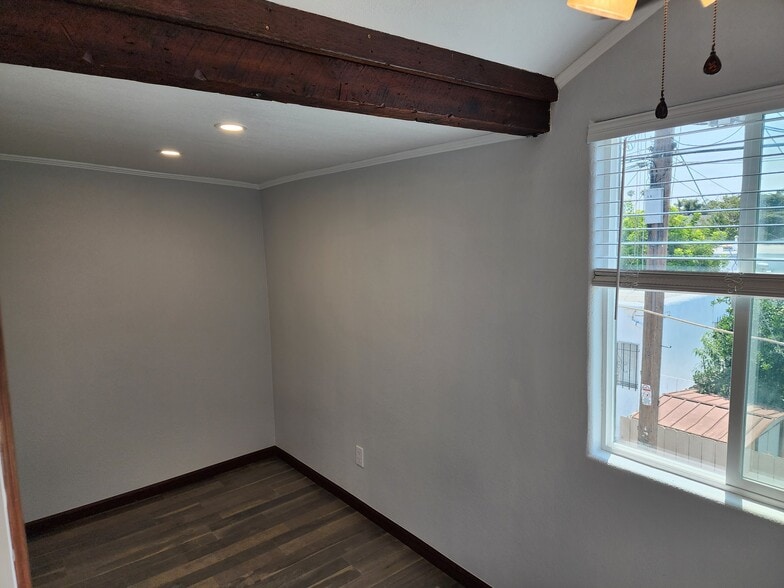 Building Photo - 3684 43rd St