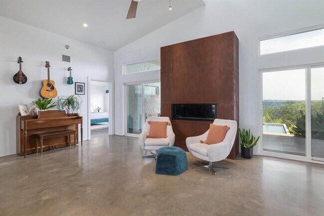 Building Photo - 3610 Crosswind Dr