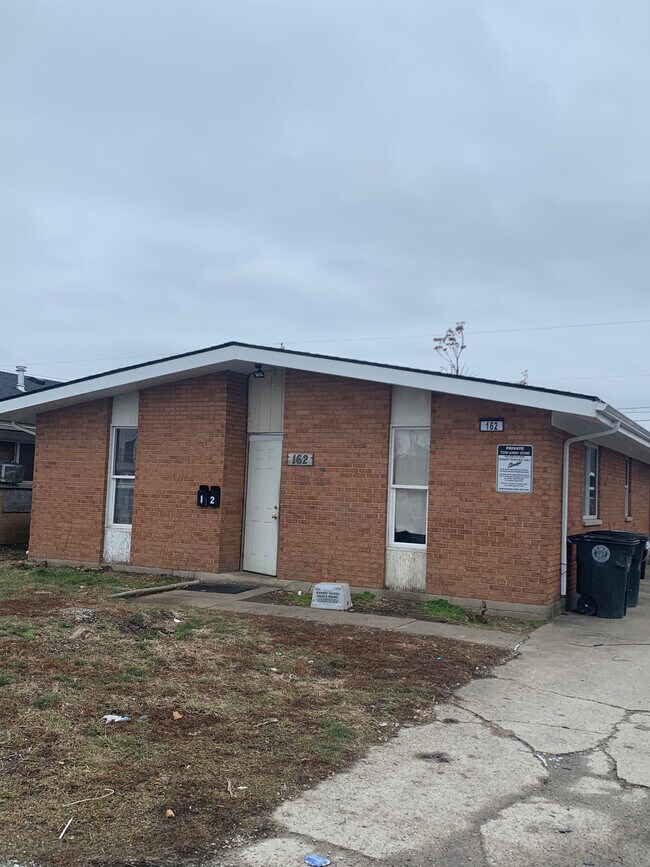 Building Photo - 162 Kelly Ave