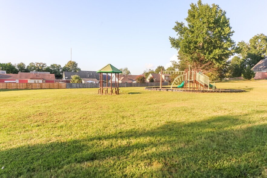 Building Photo - 4404 Shadow Ridge Dr