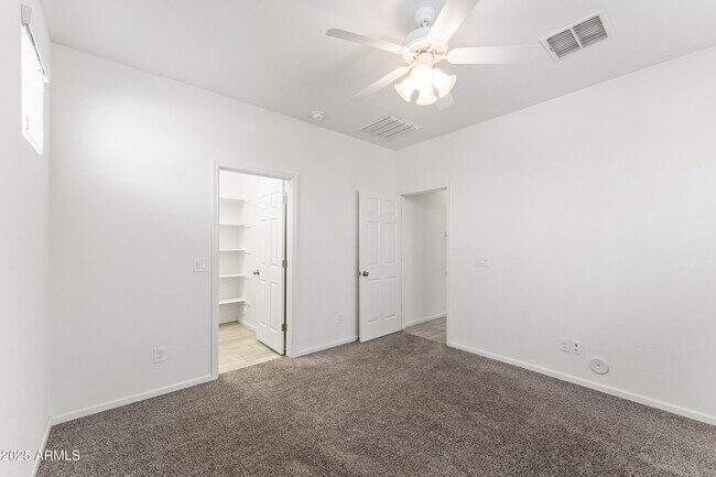 Building Photo - 3881 E Narrowleaf Dr