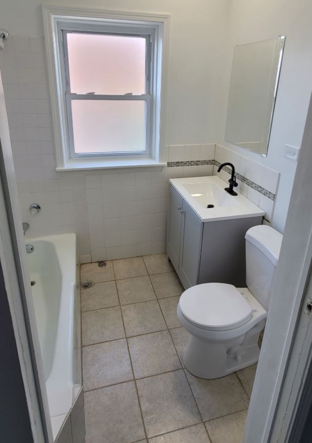 Building Photo - 7630 N Marshfield Ave