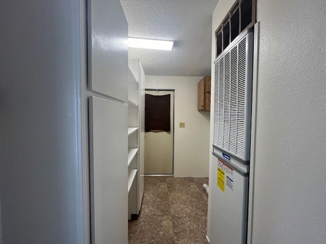 Building Photo - 2 Bedroom - 2 Bath
