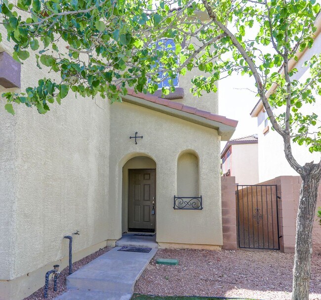 Building Photo - 3 Bedroom And Loft Southwest Gated Communi...