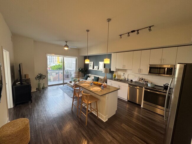 Primary Photo - 475 NE 25th St