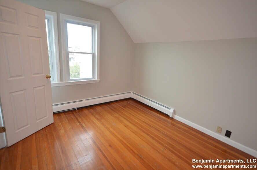 Building Photo - 20 Benton Rd