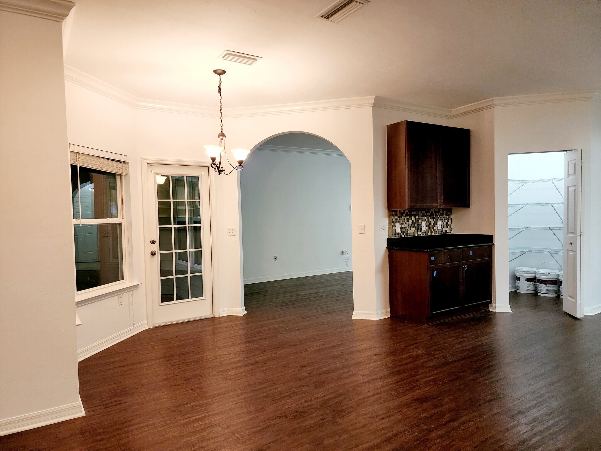 Foyer to kitchen with walk-in pantry - 8184 SW 73rd Ln