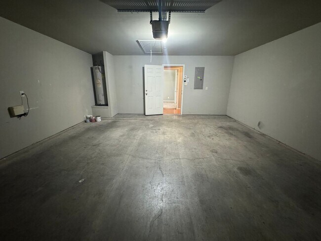Building Photo - 3807 Ida Dr