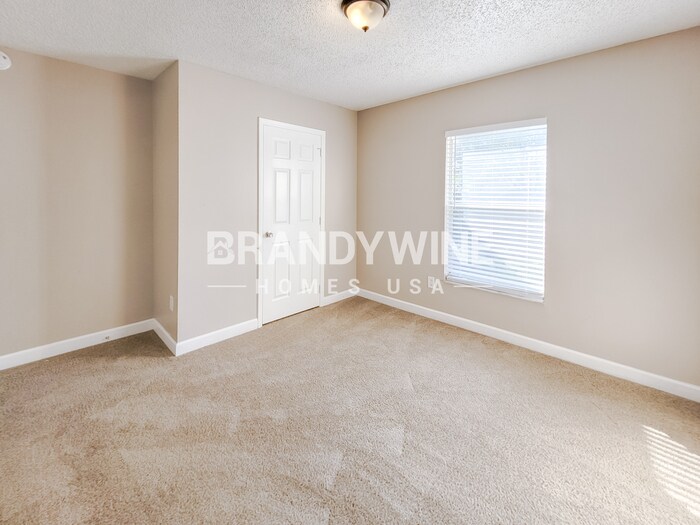 Building Photo - 542 Queensbridge Dr