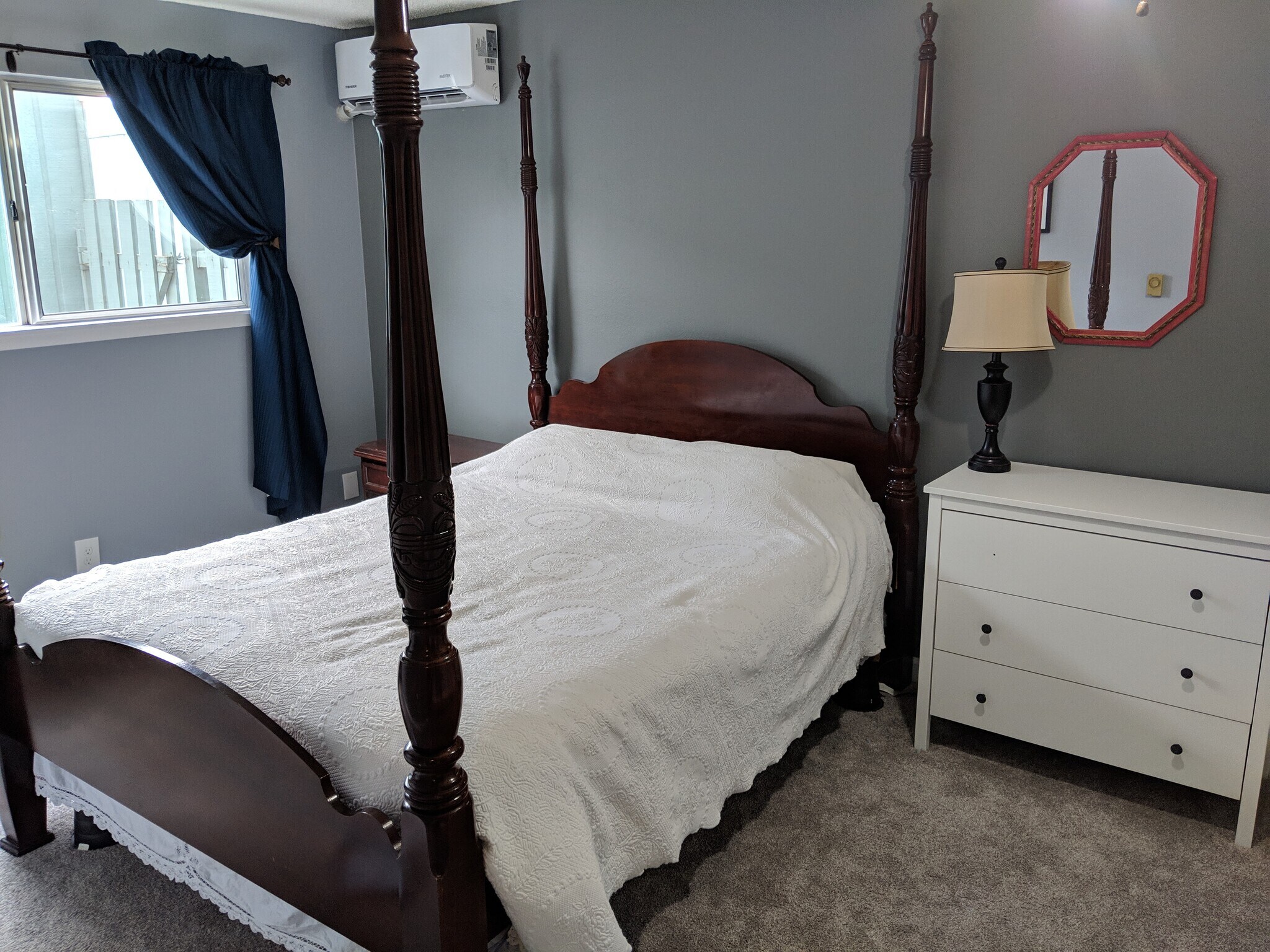 Building Photo - 3121 W Hood Ave