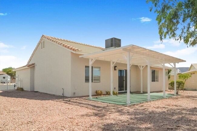 Building Photo - 390 Lombardy Cir