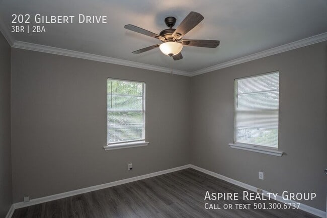 Building Photo - 202 Gilbert Dr