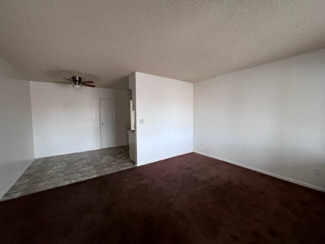 Building Photo - 1 Bedroom Economy Apartment Old Bullhead