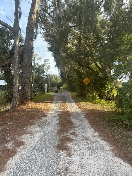 Building Photo - 10730 Crystal Springs Rd