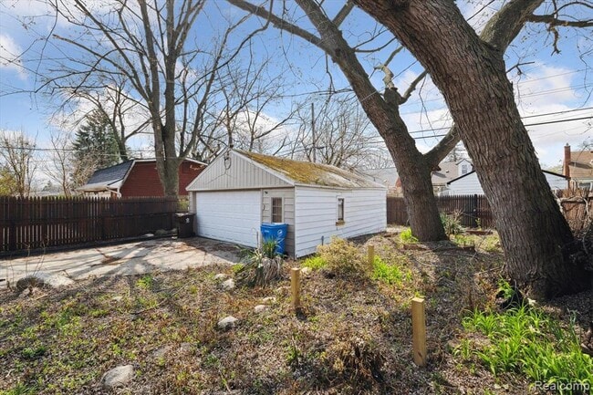 Building Photo - 452 Sunningdale Dr