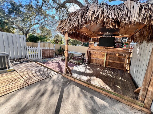 Building Photo - 2002 S 10th St