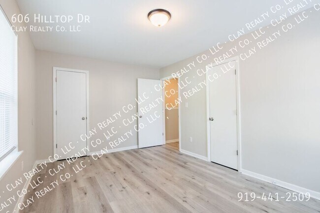 Building Photo - 606 Hilltop Dr