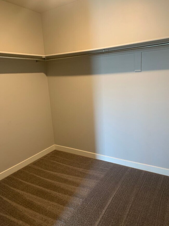 Building Photo - Lyman Triplex