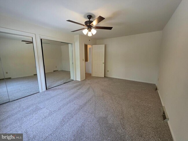 Building Photo - 9 Gristmill Dr