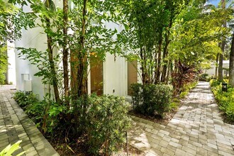 Building Photo - 775 NE 4th Ave