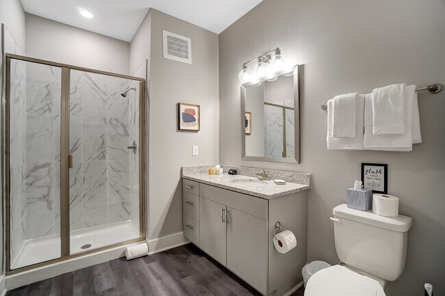 Building Photo - 2875 Olentangy River Rd