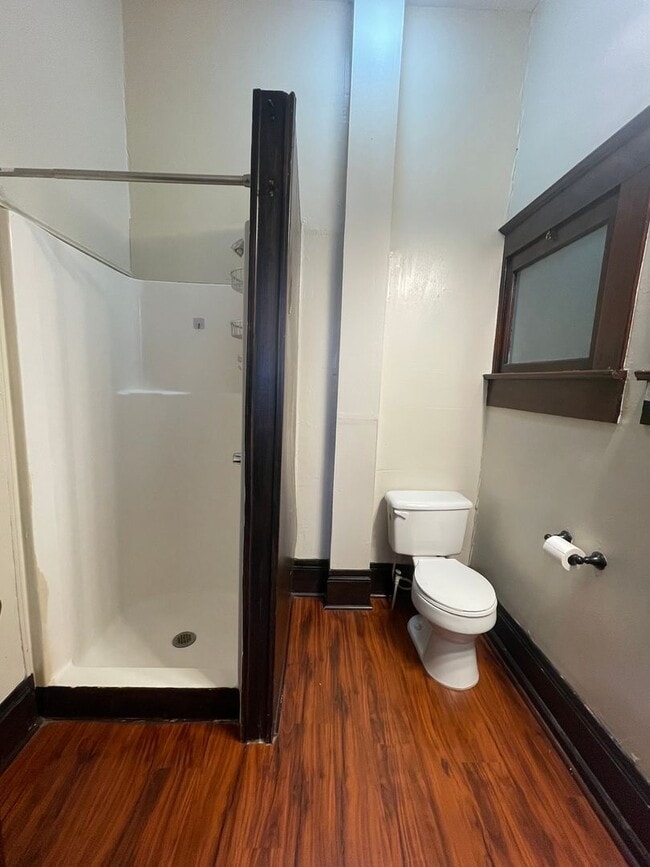 Building Photo - 305 W 38th St