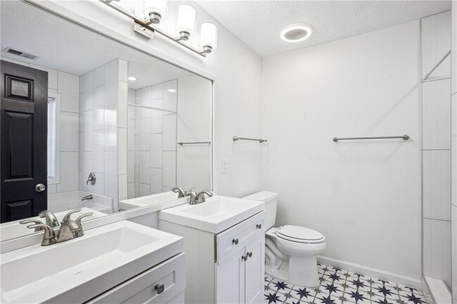 Building Photo - 2061 Tiger Flowers Dr NW