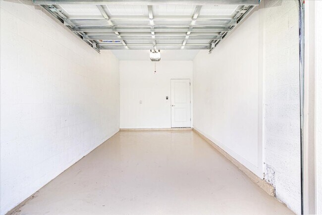 Building Photo - 4873 Seafoam Trl