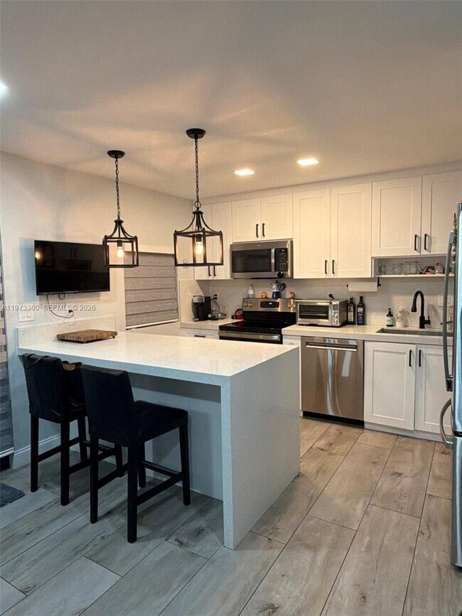 Building Photo - Southwest 102nd Place, Miami, FL 33173 - 3 BR 2.5 BA townhouse