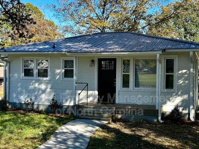 Building Photo - 1013 Eleanor Dr