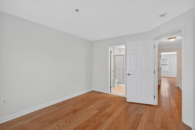 Building Photo - 801 Pleasant Dr