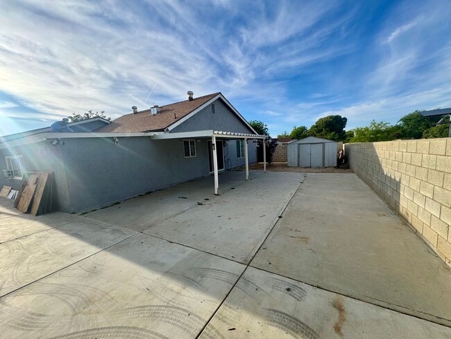 Building Photo - Beautiful 4 bedroom in West Lancaster