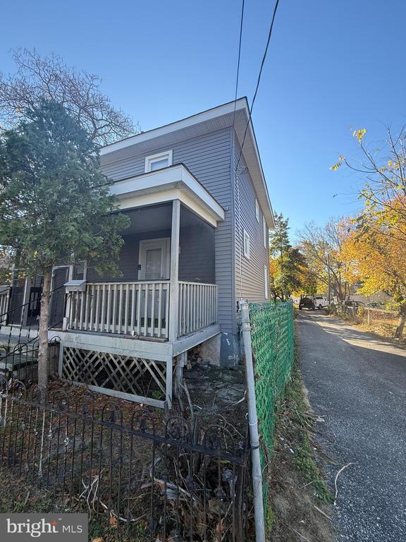 Building Photo - 17 E Foundry St