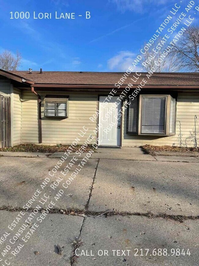 Building Photo - 1000 Lori Ln