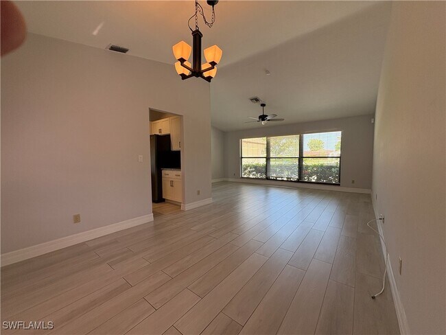 Building Photo - 1450 Nottingham Dr