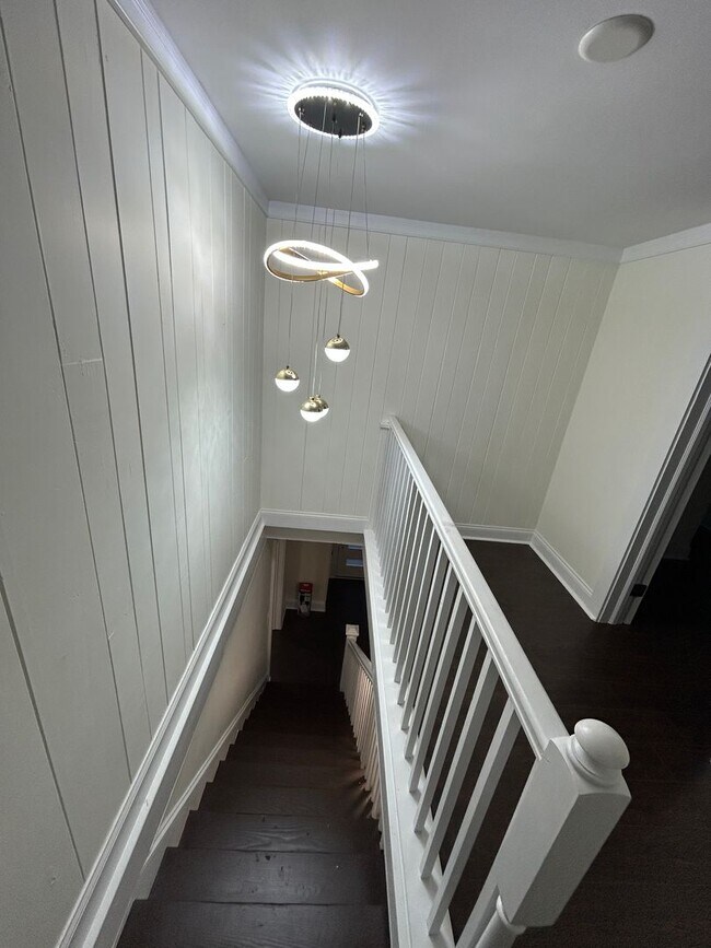 Building Photo - Available Now to View! Ardmore WS, 4 Bedro...