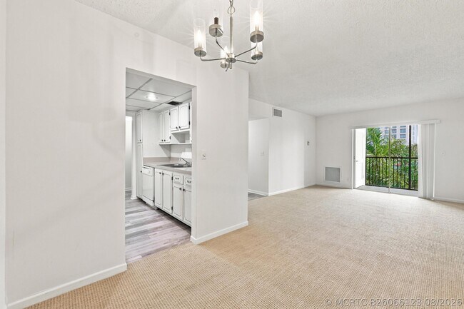 Building Photo - 1601 S Flagler Dr