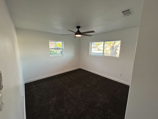 Building Photo - 2509 Larry Dr