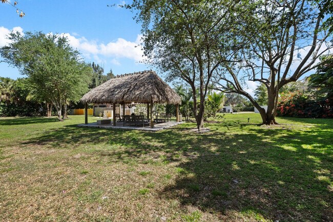 Building Photo - 4501 Briarcliff Ln