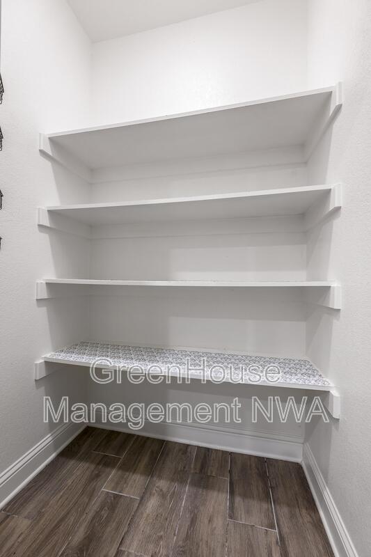 Building Photo - 7 Ripley Ln