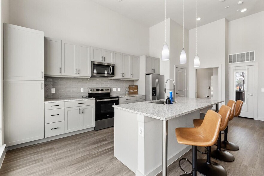 Building Photo - 5820 1/2 Cameron Rd