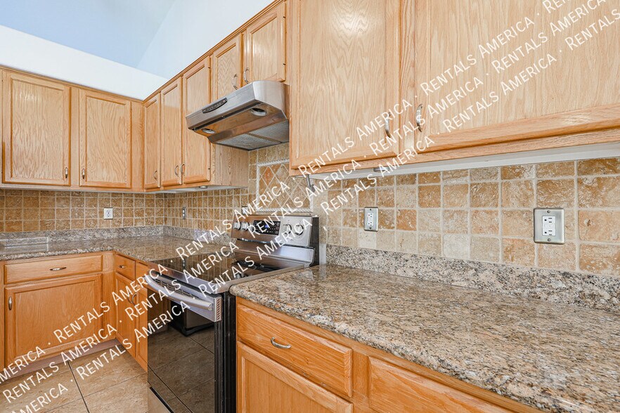 Building Photo - 4647 E Lavender Ln