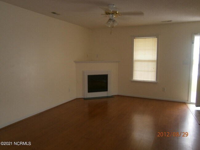 Building Photo - 405 Winners Cir S