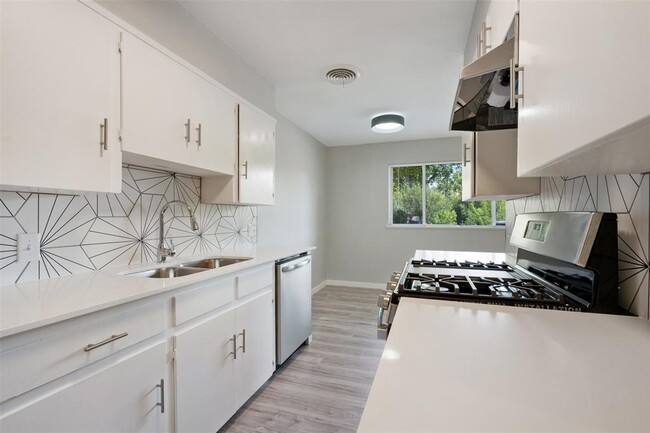 Building Photo - 1513 Braes Ridge Dr