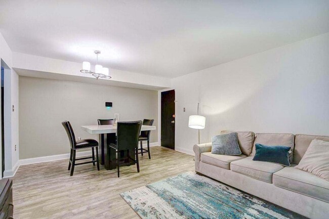 Building Photo - 11408 Cherry Hill Rd