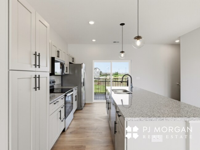 Building Photo - 5404 S 207th Ct